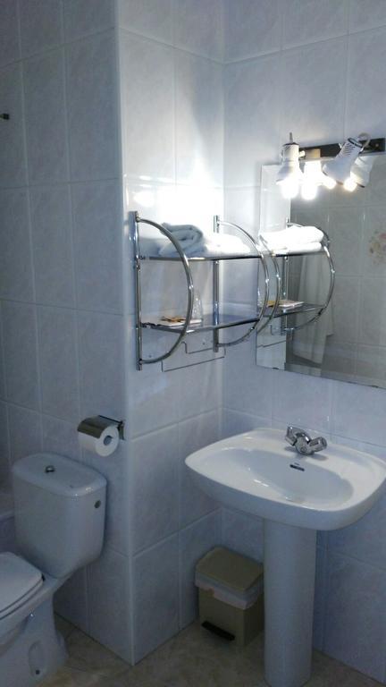 Hotel Cervantes Mahora Bilik gambar